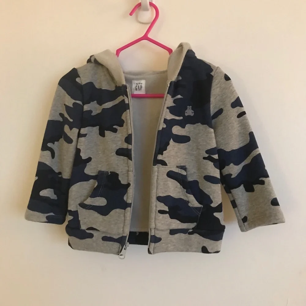 GAP Baby Camouflage Hooded Fleece Sweater - Size 12-18M - Picture 1 of 5
